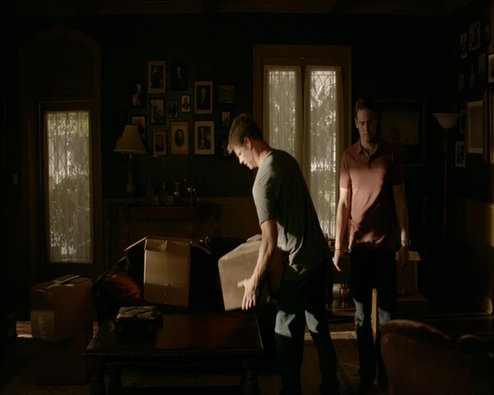 VampireDiaries-dot-nl_VampireDiaries-8x05ComingHomeWasAMistake0954.jpg