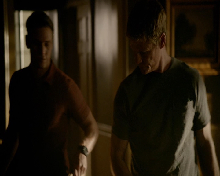 VampireDiaries-dot-nl_VampireDiaries-8x05ComingHomeWasAMistake0956.jpg
