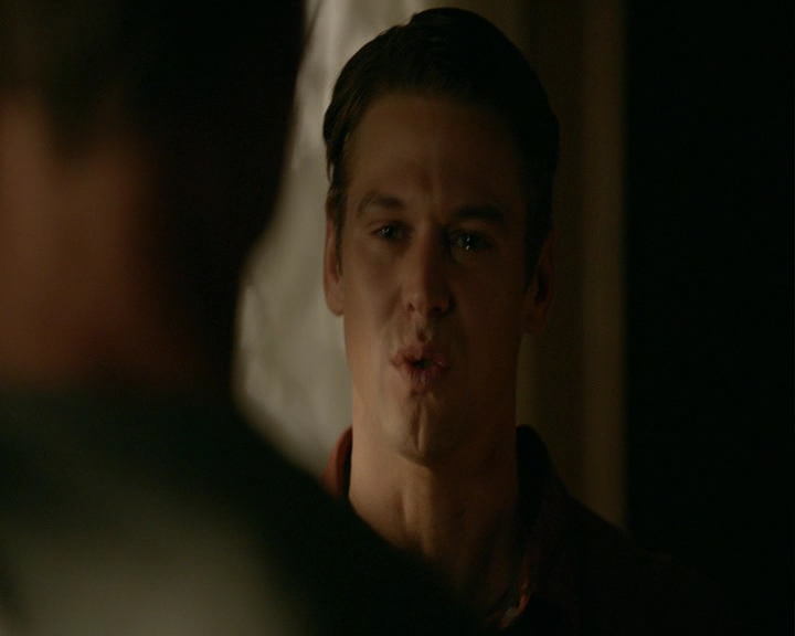 VampireDiaries-dot-nl_VampireDiaries-8x05ComingHomeWasAMistake1016.jpg