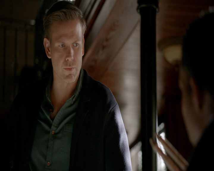 VampireDiaries-dot-nl_VampireDiaries-8x05ComingHomeWasAMistake1110.jpg