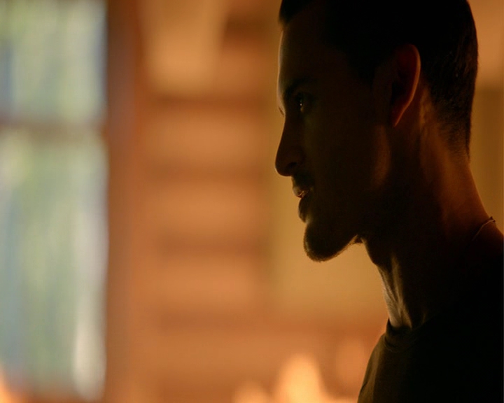 VampireDiaries-dot-nl_VampireDiaries-8x05ComingHomeWasAMistake1495.jpg