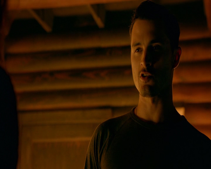 VampireDiaries-dot-nl_VampireDiaries-8x05ComingHomeWasAMistake1510.jpg