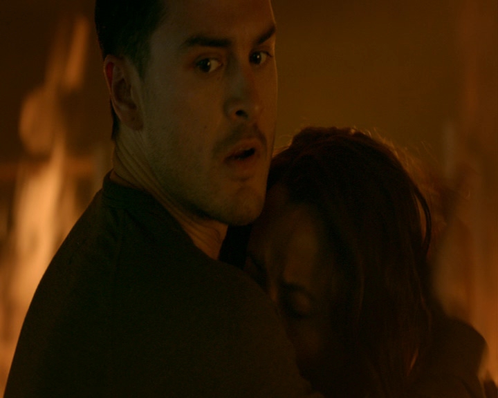 VampireDiaries-dot-nl_VampireDiaries-8x05ComingHomeWasAMistake1739.jpg