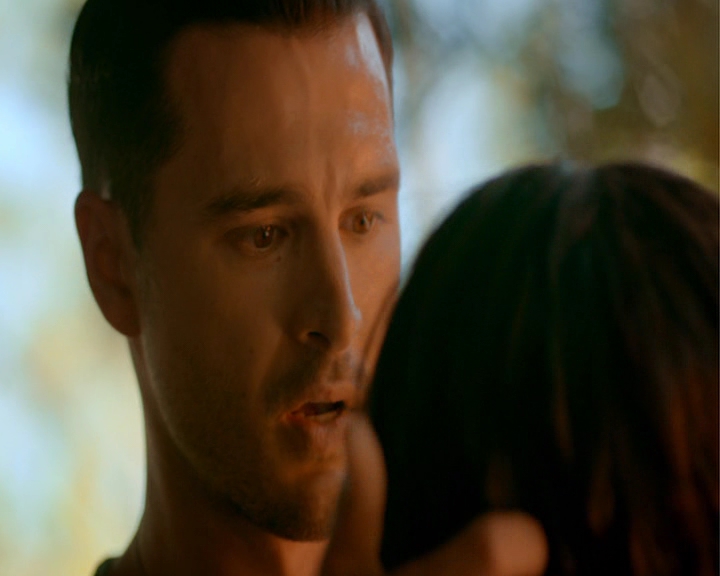 VampireDiaries-dot-nl_VampireDiaries-8x05ComingHomeWasAMistake1754.jpg