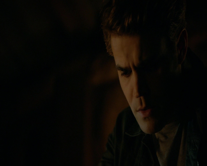 VampireDiaries-dot-nl_VampireDiaries-8x05ComingHomeWasAMistake1796.jpg