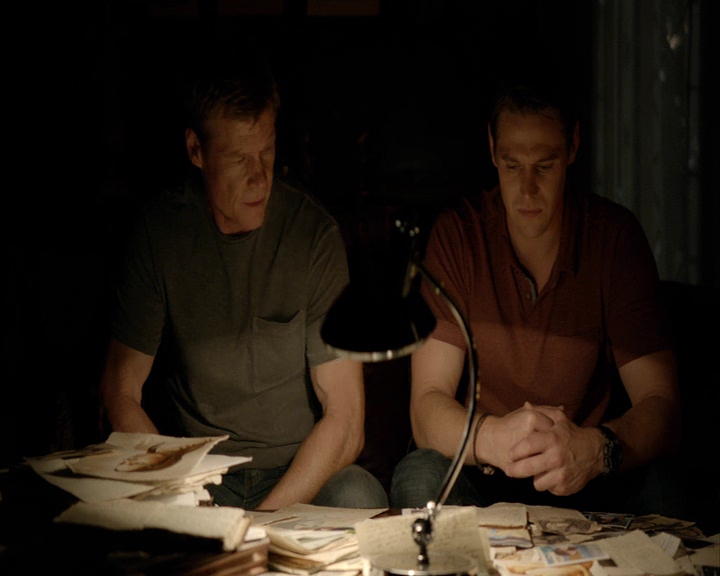 VampireDiaries-dot-nl_VampireDiaries-8x05ComingHomeWasAMistake1872.jpg