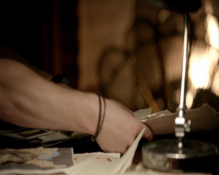 VampireDiaries-dot-nl_VampireDiaries-8x05ComingHomeWasAMistake1892.jpg