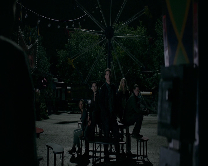 VampireDiaries-dot-nl_VampireDiaries-8x05ComingHomeWasAMistake2100.jpg