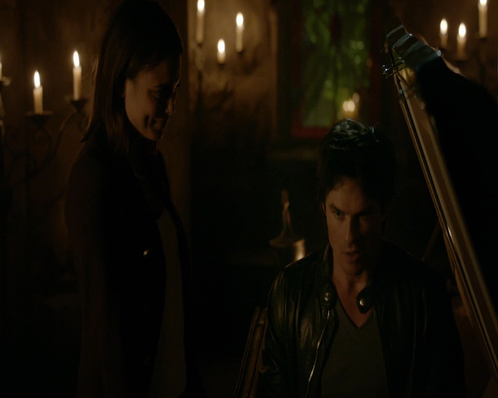 VampireDiaries-dot-nl_VampireDiaries-8x05ComingHomeWasAMistake2250.jpg