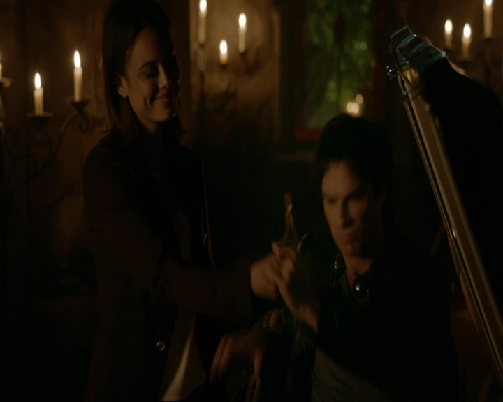 VampireDiaries-dot-nl_VampireDiaries-8x05ComingHomeWasAMistake2258.jpg