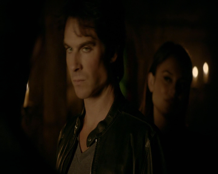 VampireDiaries-dot-nl_VampireDiaries-8x05ComingHomeWasAMistake2270.jpg