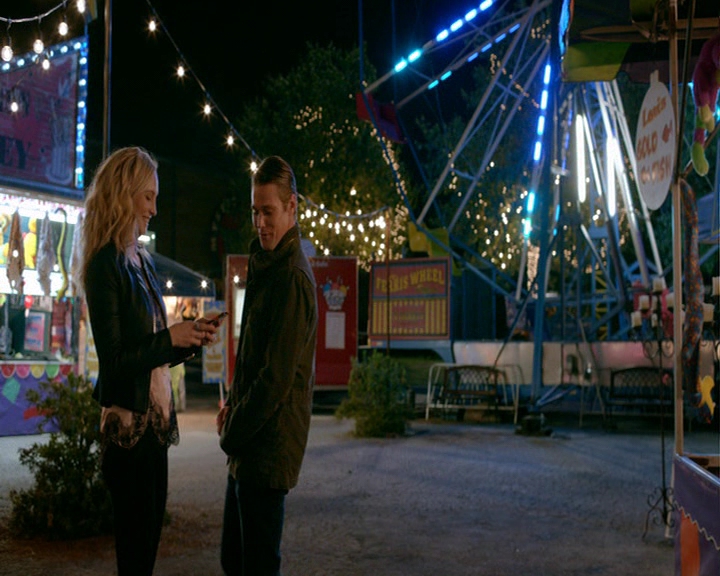 VampireDiaries-dot-nl_VampireDiaries-8x05ComingHomeWasAMistake2300.jpg