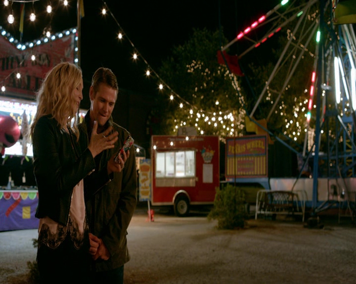 VampireDiaries-dot-nl_VampireDiaries-8x05ComingHomeWasAMistake2304.jpg