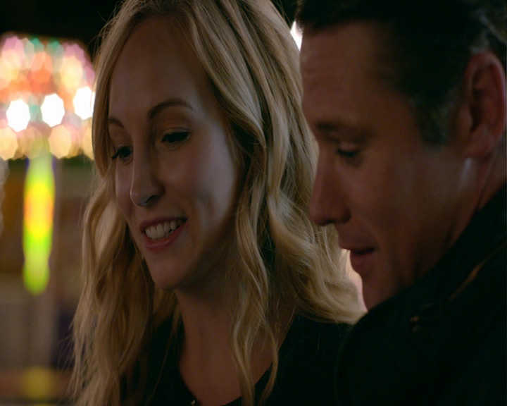 VampireDiaries-dot-nl_VampireDiaries-8x05ComingHomeWasAMistake2307.jpg