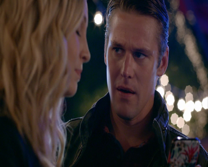 VampireDiaries-dot-nl_VampireDiaries-8x05ComingHomeWasAMistake2319.jpg