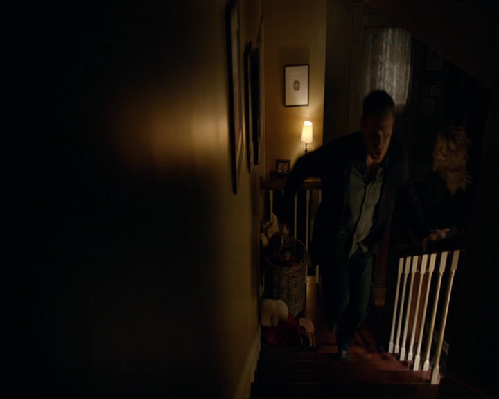 VampireDiaries-dot-nl_VampireDiaries-8x05ComingHomeWasAMistake2330.jpg