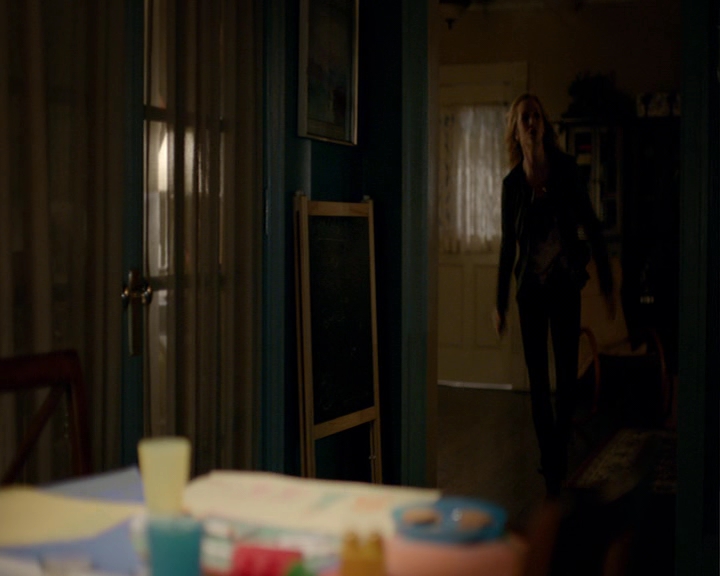 VampireDiaries-dot-nl_VampireDiaries-8x05ComingHomeWasAMistake2335.jpg