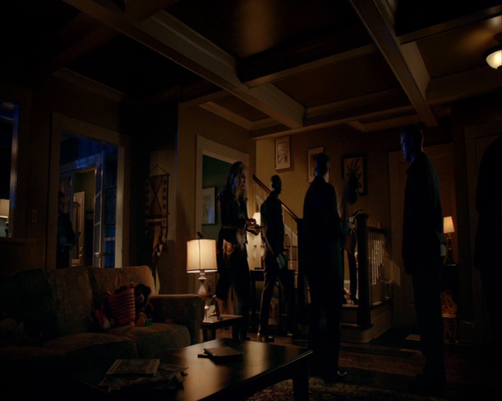 VampireDiaries-dot-nl_VampireDiaries-8x06DetouredOnSomeRandomBackwoodsPathToHell0009.jpg