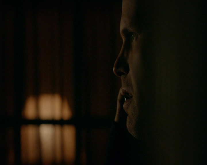 VampireDiaries-dot-nl_VampireDiaries-8x06DetouredOnSomeRandomBackwoodsPathToHell0080.jpg