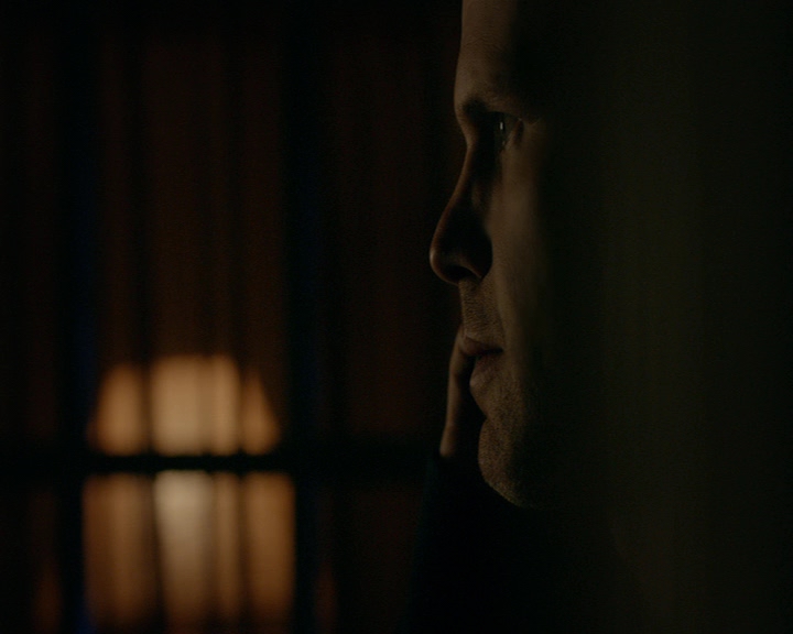 VampireDiaries-dot-nl_VampireDiaries-8x06DetouredOnSomeRandomBackwoodsPathToHell0082.jpg