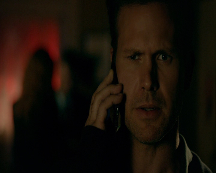 VampireDiaries-dot-nl_VampireDiaries-8x06DetouredOnSomeRandomBackwoodsPathToHell0089.jpg