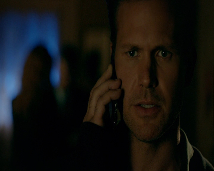 VampireDiaries-dot-nl_VampireDiaries-8x06DetouredOnSomeRandomBackwoodsPathToHell0090.jpg