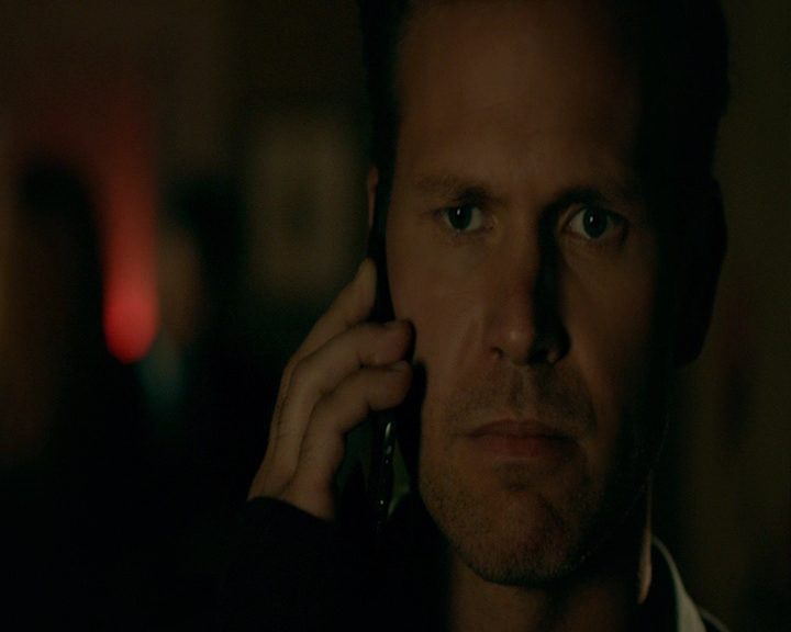 VampireDiaries-dot-nl_VampireDiaries-8x06DetouredOnSomeRandomBackwoodsPathToHell0095.jpg