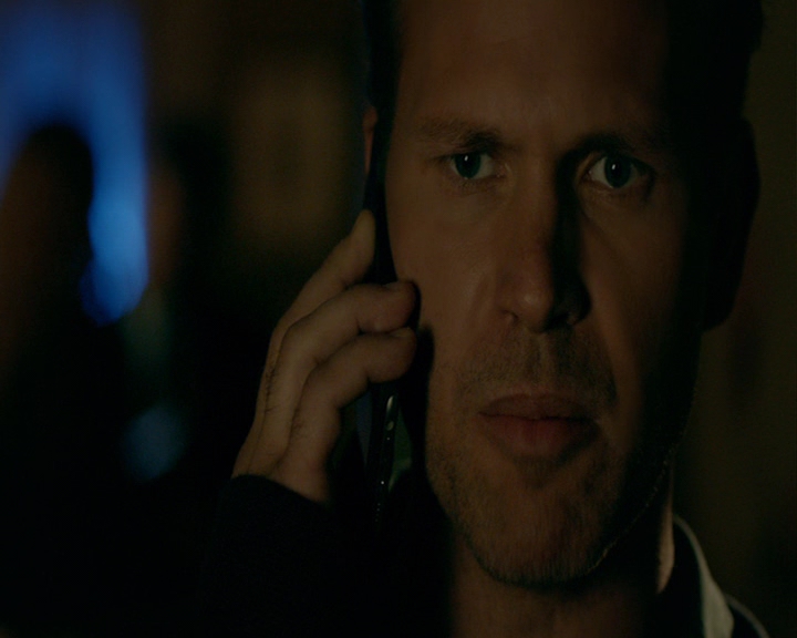 VampireDiaries-dot-nl_VampireDiaries-8x06DetouredOnSomeRandomBackwoodsPathToHell0101.jpg