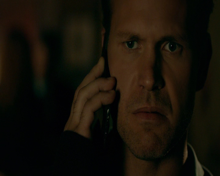 VampireDiaries-dot-nl_VampireDiaries-8x06DetouredOnSomeRandomBackwoodsPathToHell0102.jpg