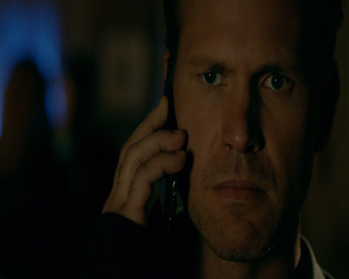 VampireDiaries-dot-nl_VampireDiaries-8x06DetouredOnSomeRandomBackwoodsPathToHell0103.jpg