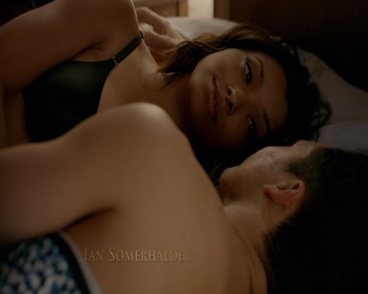 VampireDiaries-dot-nl_VampireDiaries-8x06DetouredOnSomeRandomBackwoodsPathToHell0134.jpg