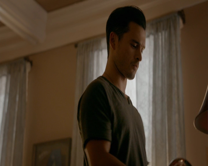 VampireDiaries-dot-nl_VampireDiaries-8x06DetouredOnSomeRandomBackwoodsPathToHell0174.jpg