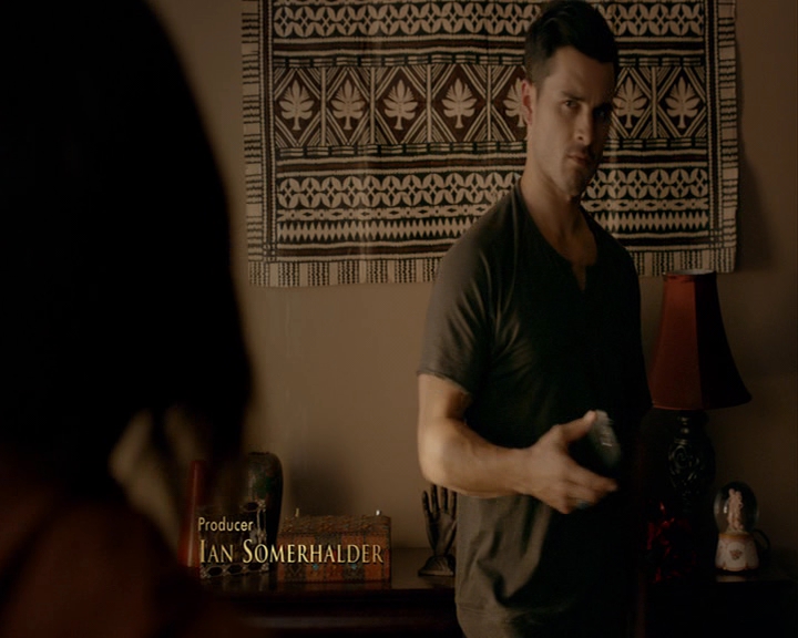 VampireDiaries-dot-nl_VampireDiaries-8x06DetouredOnSomeRandomBackwoodsPathToHell0179.jpg