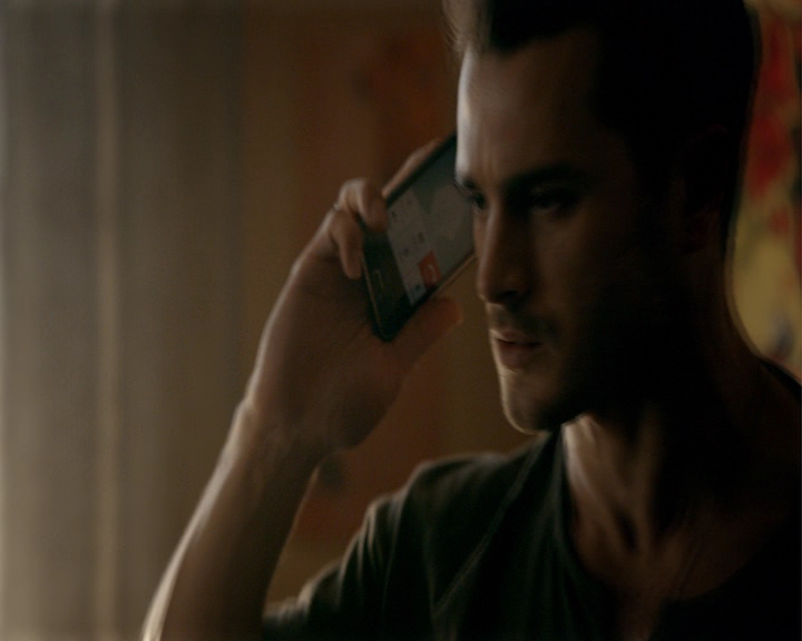VampireDiaries-dot-nl_VampireDiaries-8x06DetouredOnSomeRandomBackwoodsPathToHell0193.jpg