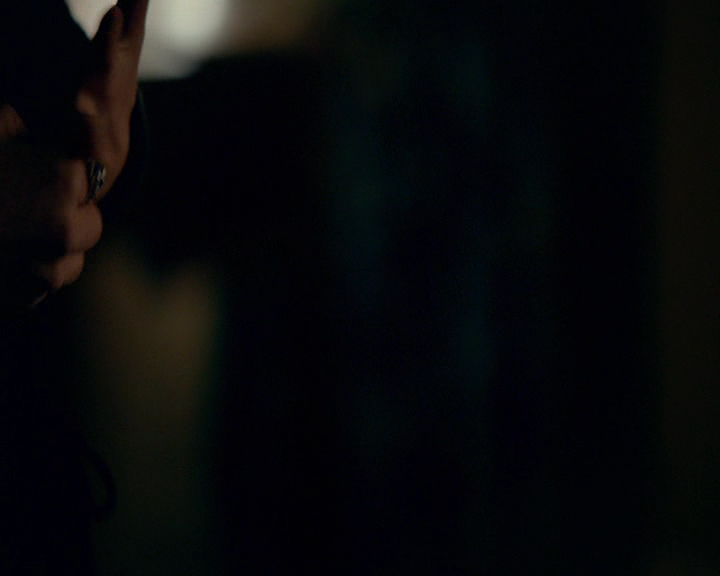 VampireDiaries-dot-nl_VampireDiaries-8x06DetouredOnSomeRandomBackwoodsPathToHell0250.jpg