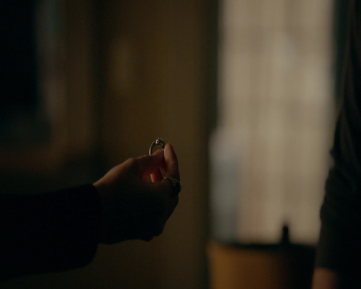 VampireDiaries-dot-nl_VampireDiaries-8x06DetouredOnSomeRandomBackwoodsPathToHell0255.jpg