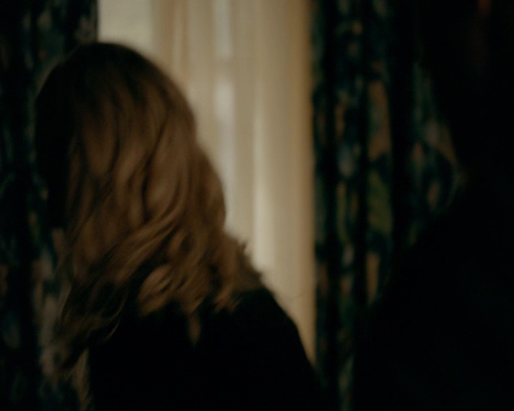 VampireDiaries-dot-nl_VampireDiaries-8x06DetouredOnSomeRandomBackwoodsPathToHell0289.jpg