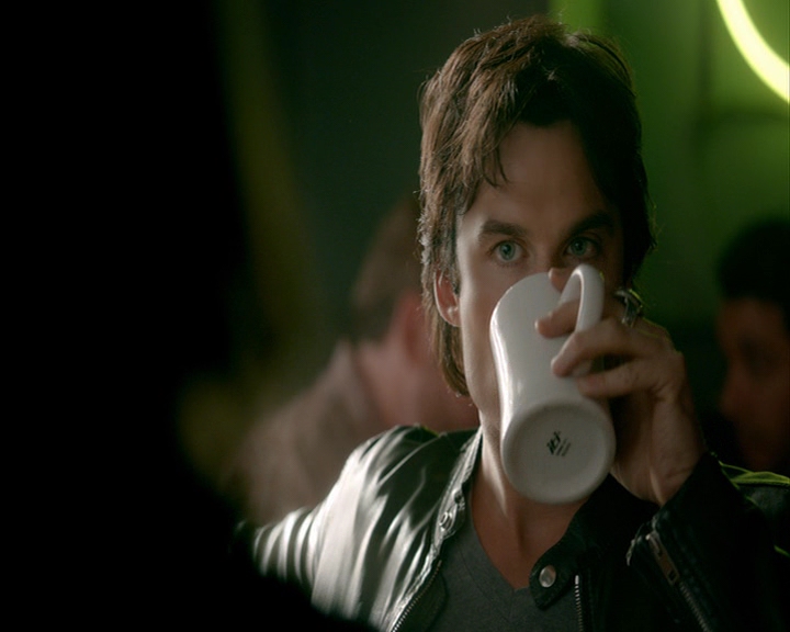 VampireDiaries-dot-nl_VampireDiaries-8x06DetouredOnSomeRandomBackwoodsPathToHell0308.jpg
