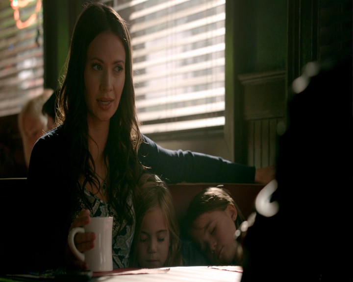 VampireDiaries-dot-nl_VampireDiaries-8x06DetouredOnSomeRandomBackwoodsPathToHell0353.jpg
