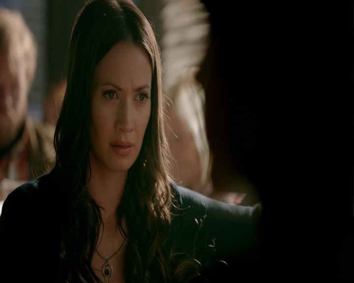 VampireDiaries-dot-nl_VampireDiaries-8x06DetouredOnSomeRandomBackwoodsPathToHell0359.jpg