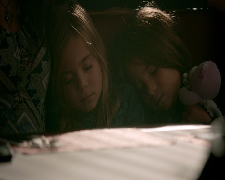 VampireDiaries-dot-nl_VampireDiaries-8x06DetouredOnSomeRandomBackwoodsPathToHell0401.jpg