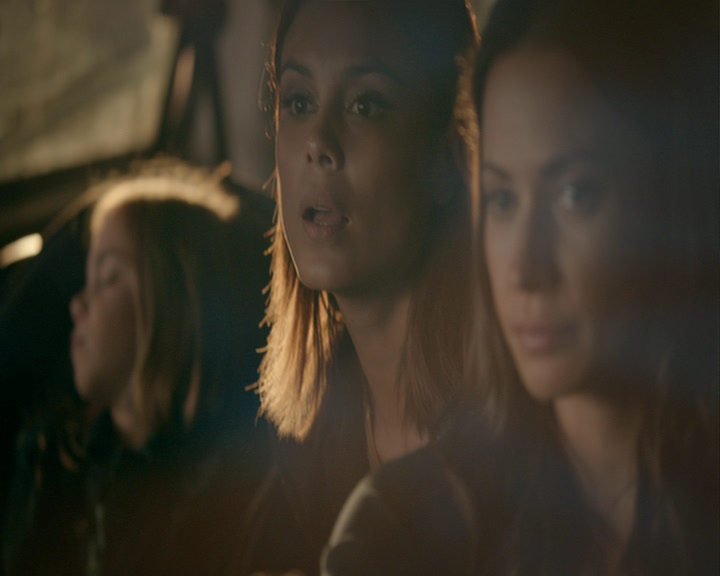 VampireDiaries-dot-nl_VampireDiaries-8x06DetouredOnSomeRandomBackwoodsPathToHell0755.jpg