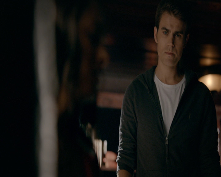 VampireDiaries-dot-nl_VampireDiaries-8x06DetouredOnSomeRandomBackwoodsPathToHell0913.jpg