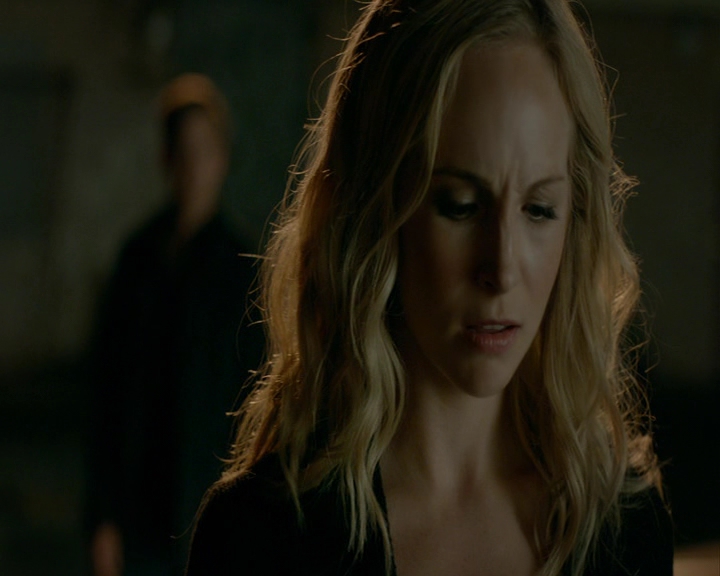 VampireDiaries-dot-nl_VampireDiaries-8x06DetouredOnSomeRandomBackwoodsPathToHell1231.jpg