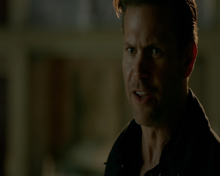 VampireDiaries-dot-nl_VampireDiaries-8x06DetouredOnSomeRandomBackwoodsPathToHell1255.jpg