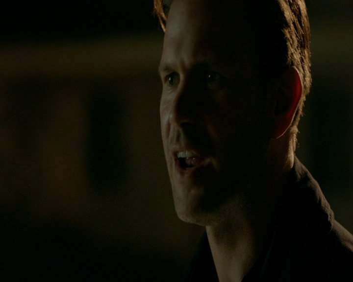 VampireDiaries-dot-nl_VampireDiaries-8x06DetouredOnSomeRandomBackwoodsPathToHell1263.jpg