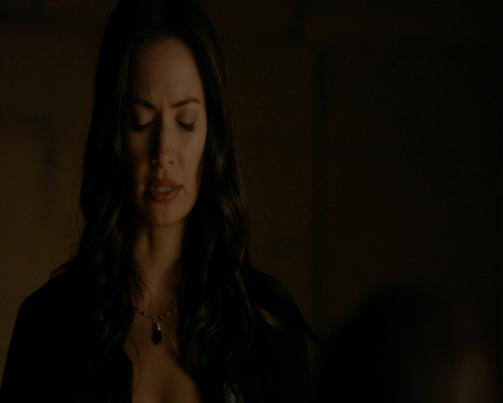 VampireDiaries-dot-nl_VampireDiaries-8x06DetouredOnSomeRandomBackwoodsPathToHell1611.jpg VampireDiaries-dot-nl_VampireDiaries-8x06DetouredOnSomeRandomBackwoodsPathToHell1611.jpg