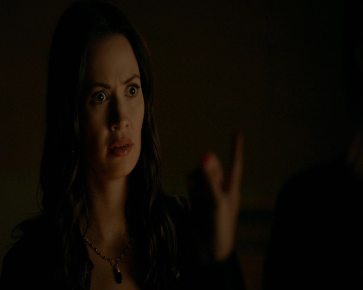 VampireDiaries-dot-nl_VampireDiaries-8x06DetouredOnSomeRandomBackwoodsPathToHell1616.jpg