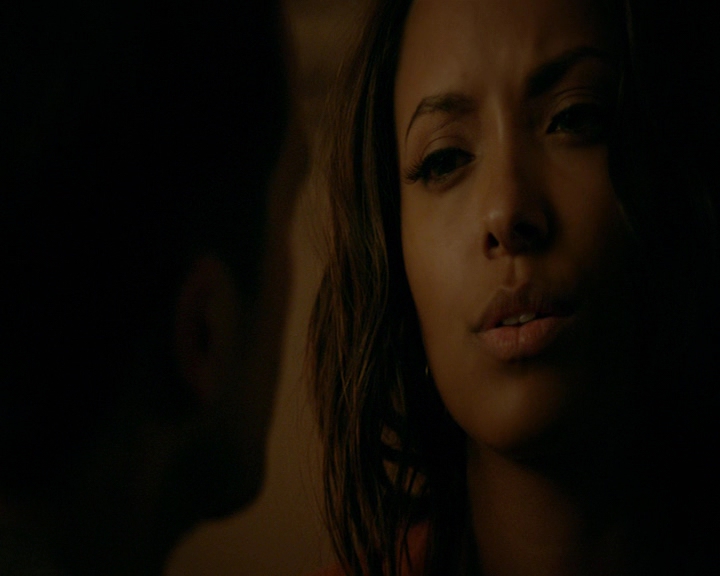 VampireDiaries-dot-nl_VampireDiaries-8x06DetouredOnSomeRandomBackwoodsPathToHell1714.jpg