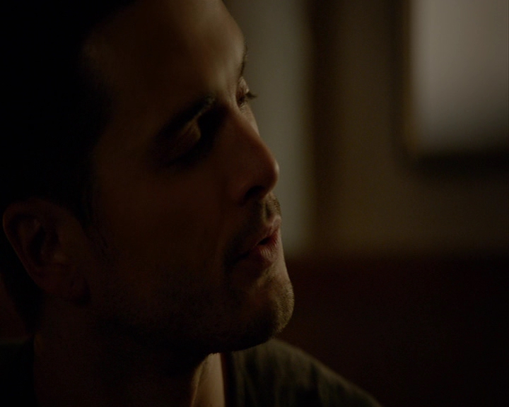 VampireDiaries-dot-nl_VampireDiaries-8x06DetouredOnSomeRandomBackwoodsPathToHell1721.jpg